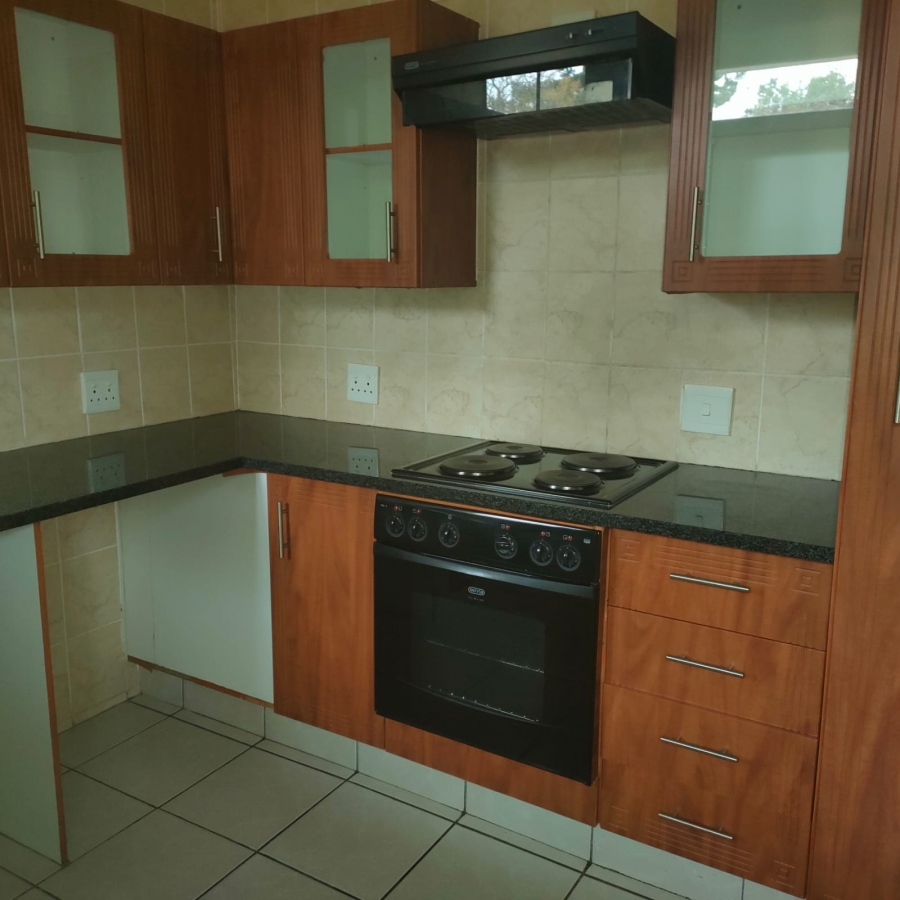 To Let 2 Bedroom Property for Rent in Darrenwood Gauteng