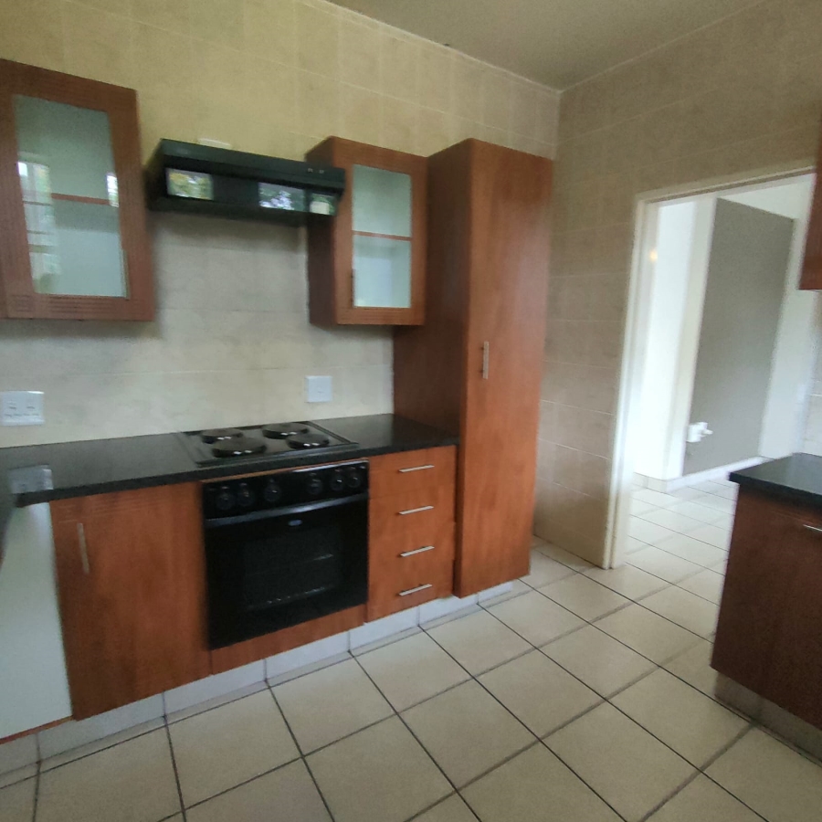 To Let 2 Bedroom Property for Rent in Darrenwood Gauteng