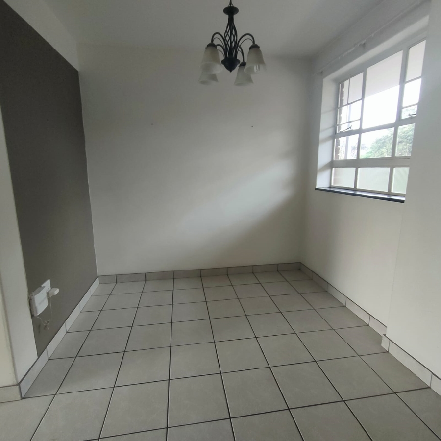 To Let 2 Bedroom Property for Rent in Darrenwood Gauteng