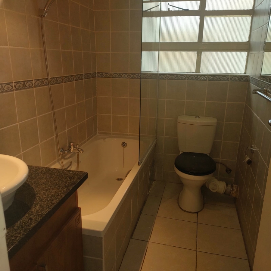 To Let 2 Bedroom Property for Rent in Darrenwood Gauteng