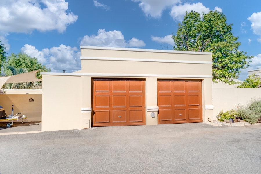 2 Bedroom Property for Sale in Lonehill Gauteng