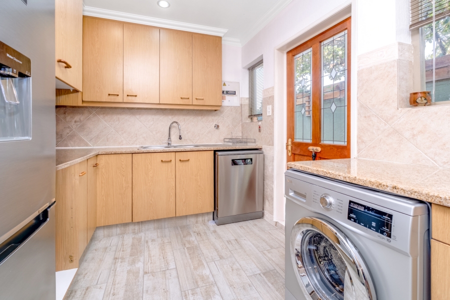 2 Bedroom Property for Sale in Lonehill Gauteng