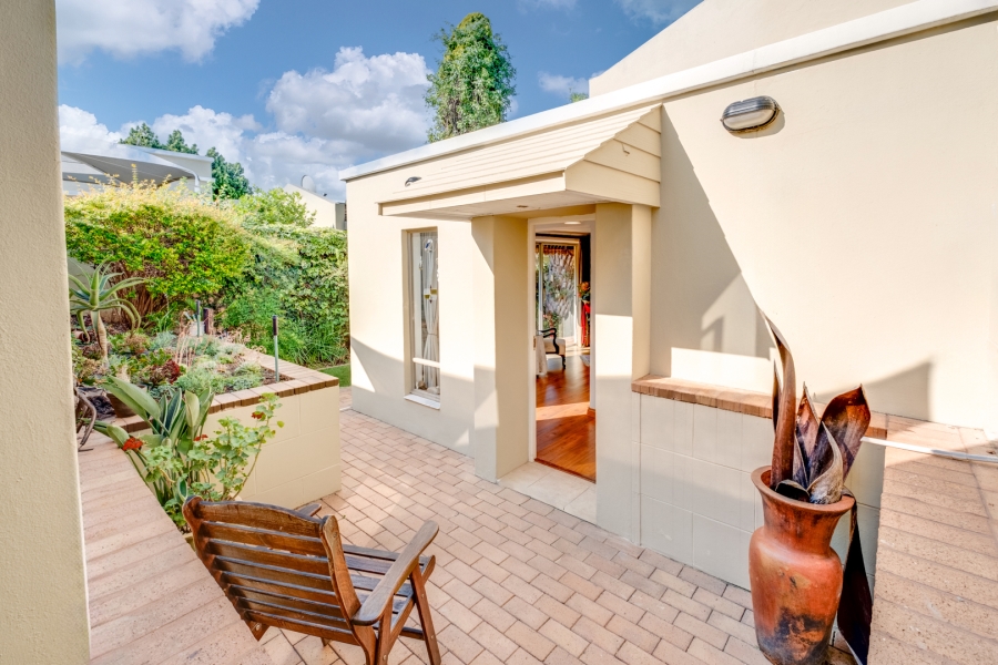 2 Bedroom Property for Sale in Lonehill Gauteng
