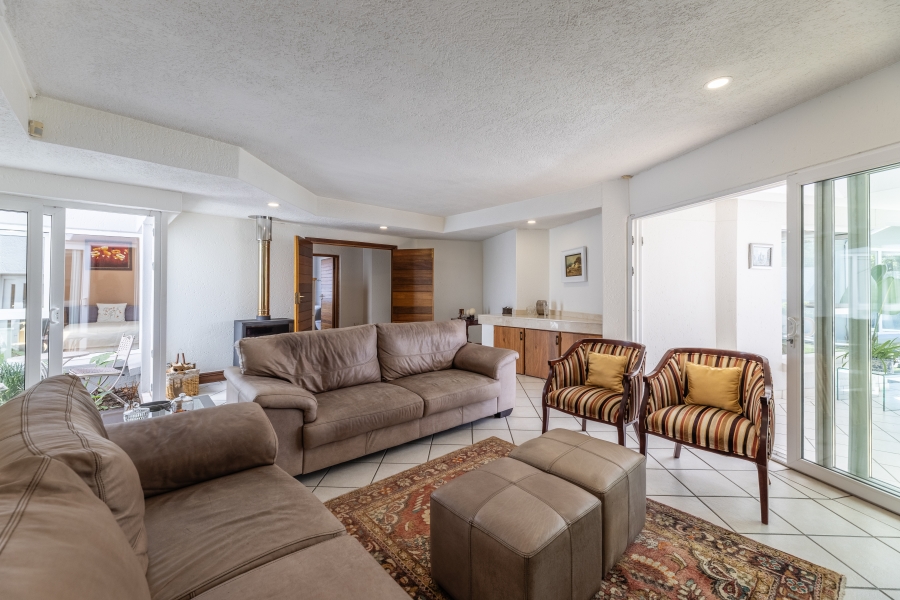 4 Bedroom Property for Sale in Woodmead Gauteng