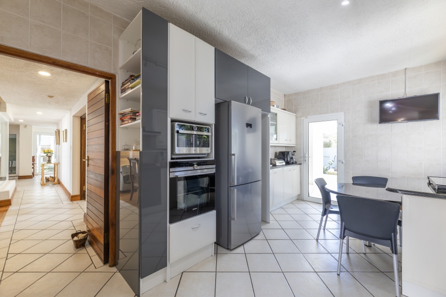 4 Bedroom Property for Sale in Woodmead Gauteng