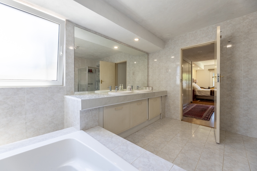 4 Bedroom Property for Sale in Woodmead Gauteng