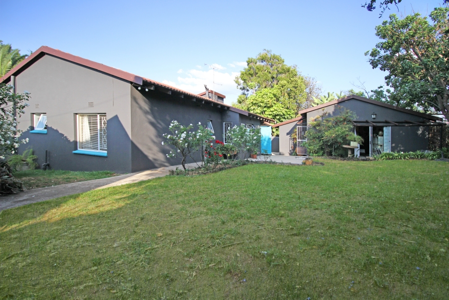 4 Bedroom Property for Sale in Weltevreden Park Gauteng