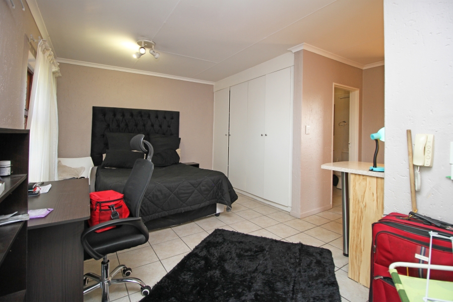 1 Bedroom Property for Sale in Ferndale Gauteng