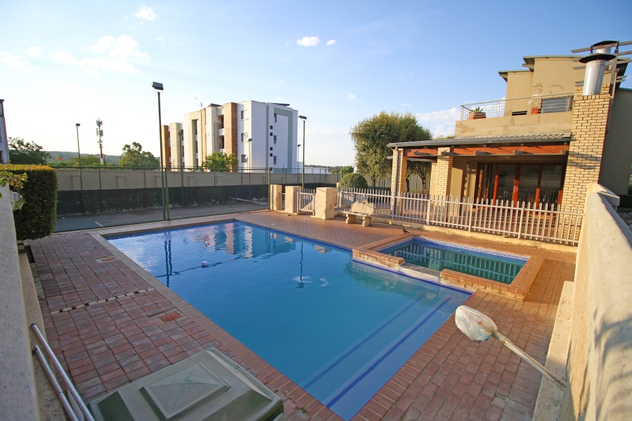 1 Bedroom Property for Sale in Ferndale Gauteng