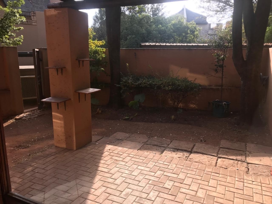 To Let 2 Bedroom Property for Rent in Douglasdale Gauteng