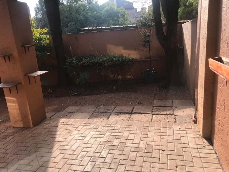 To Let 2 Bedroom Property for Rent in Douglasdale Gauteng