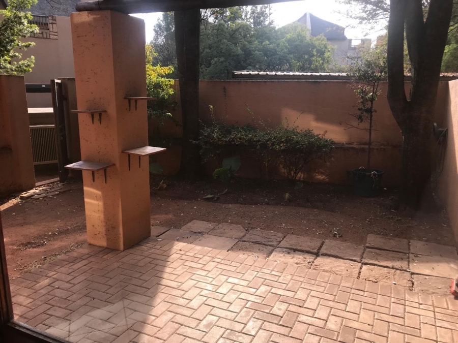 To Let 2 Bedroom Property for Rent in Douglasdale Gauteng