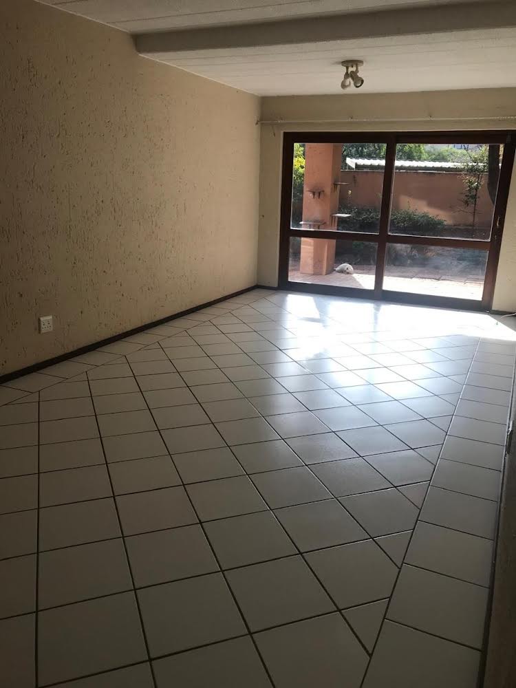 To Let 2 Bedroom Property for Rent in Douglasdale Gauteng
