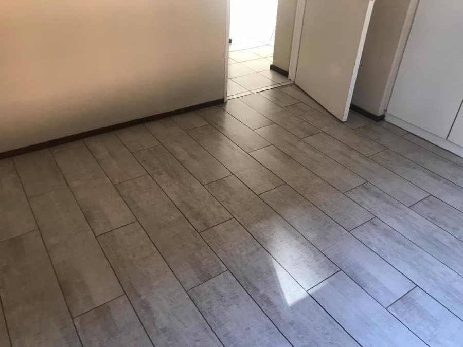 To Let 2 Bedroom Property for Rent in Douglasdale Gauteng