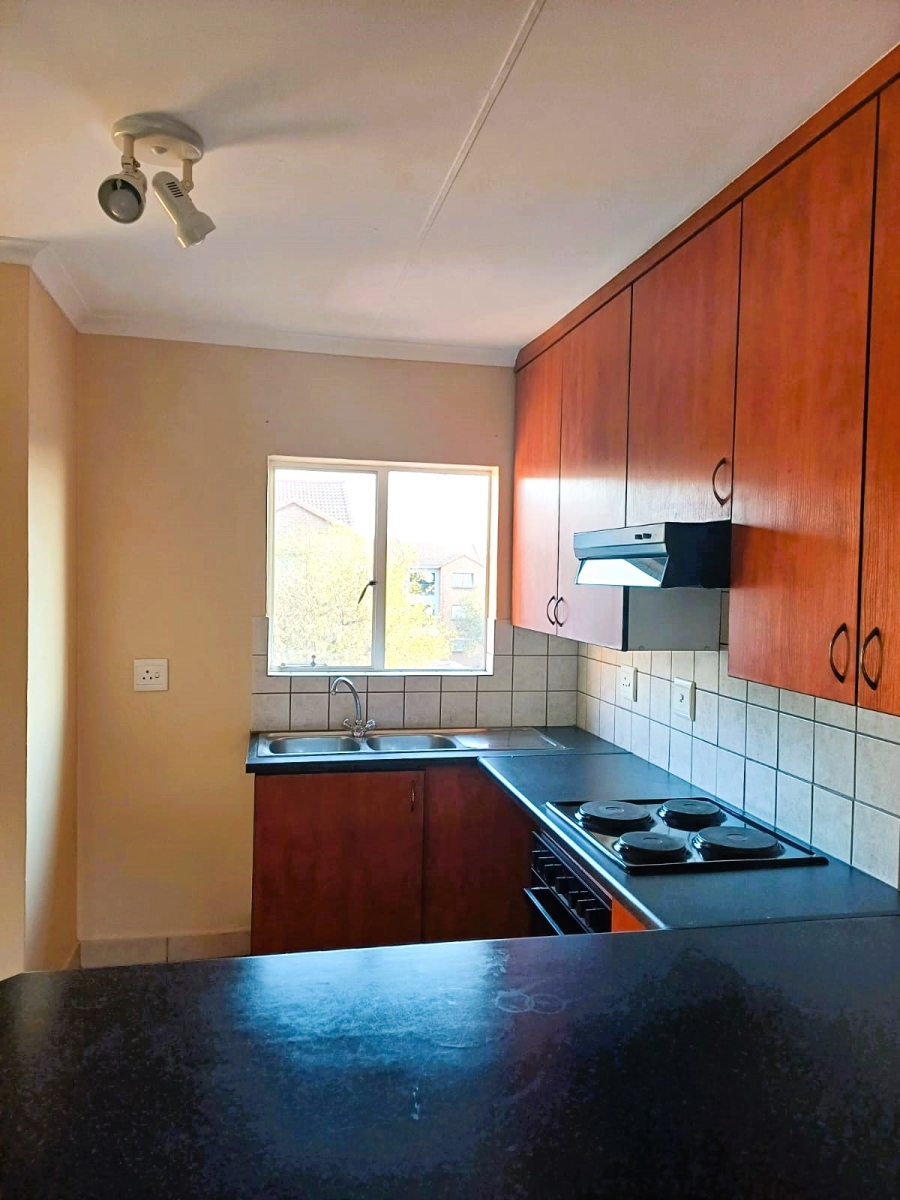2 Bedroom Property for Sale in Vorna Valley Gauteng