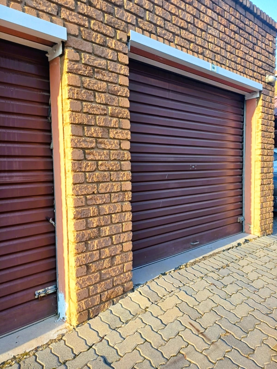 2 Bedroom Property for Sale in Vorna Valley Gauteng