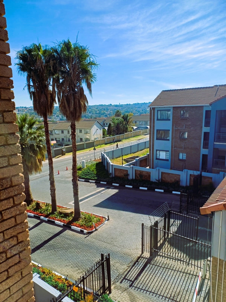 2 Bedroom Property for Sale in Vorna Valley Gauteng