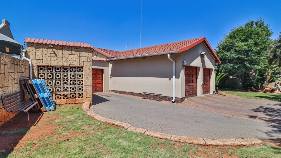 3 Bedroom Property for Sale in Parkrand Gauteng