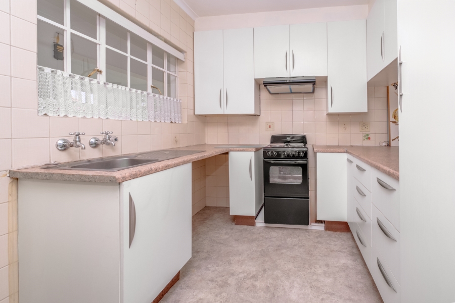 1 Bedroom Property for Sale in Bryanston Gauteng