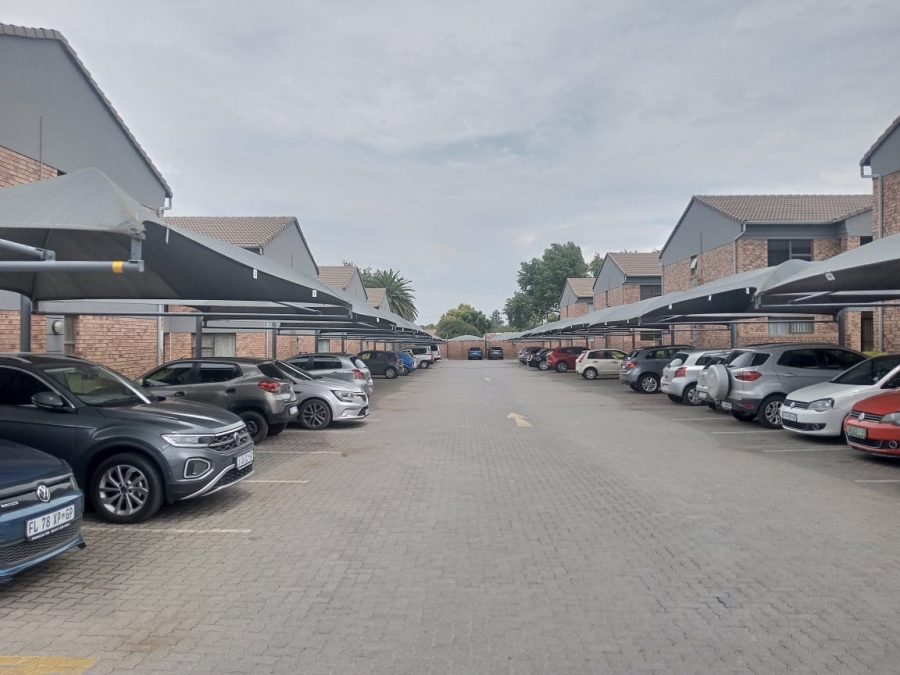 To Let 2 Bedroom Property for Rent in Ravenswood Gauteng