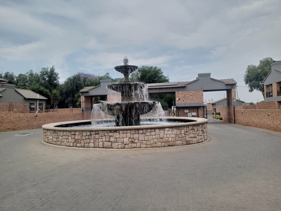 To Let 2 Bedroom Property for Rent in Ravenswood Gauteng