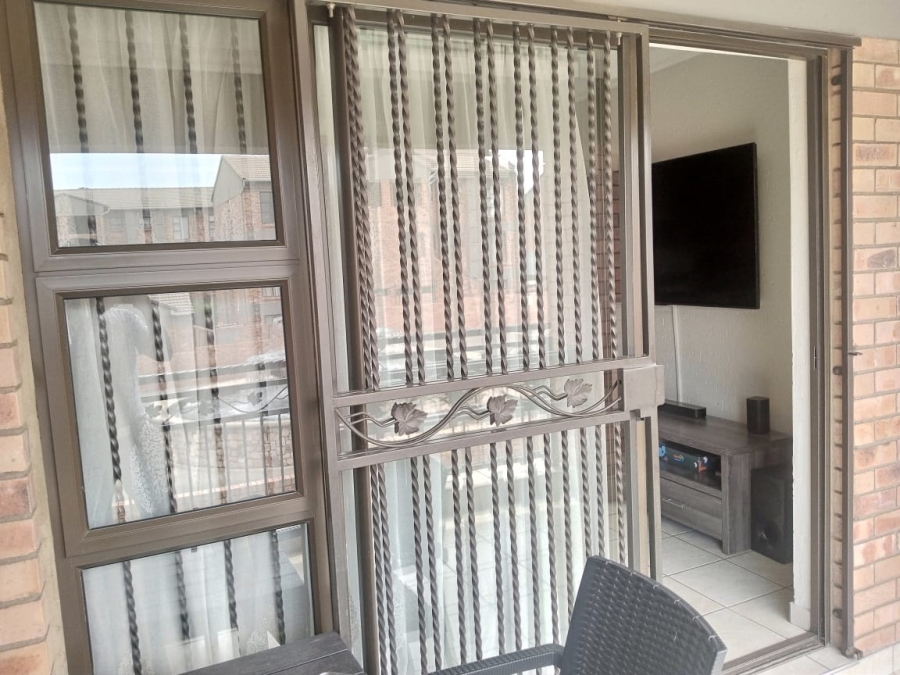 To Let 2 Bedroom Property for Rent in Ravenswood Gauteng