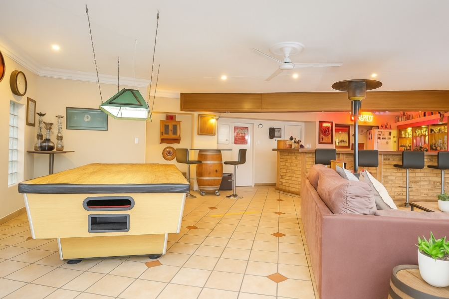 5 Bedroom Property for Sale in Fairland Gauteng