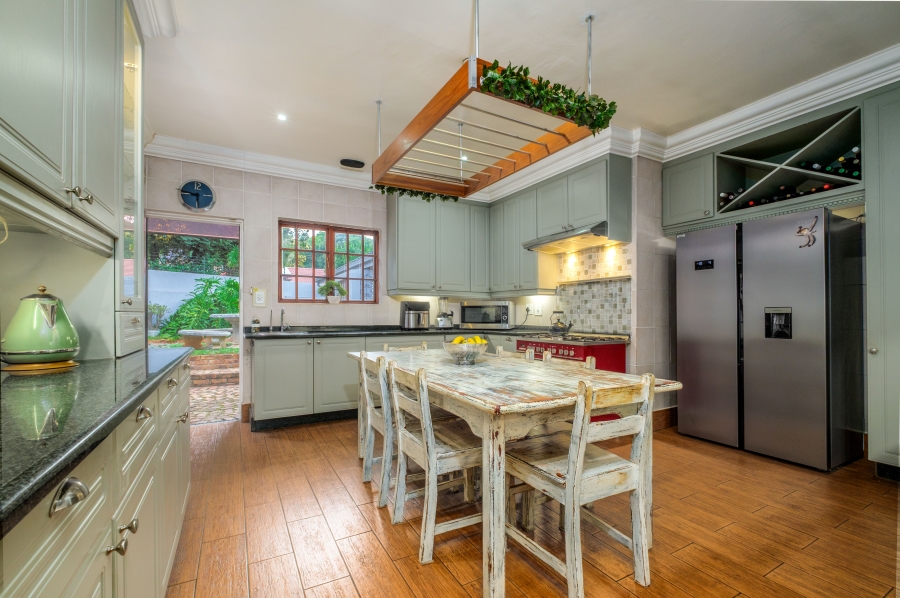 5 Bedroom Property for Sale in Fairland Gauteng