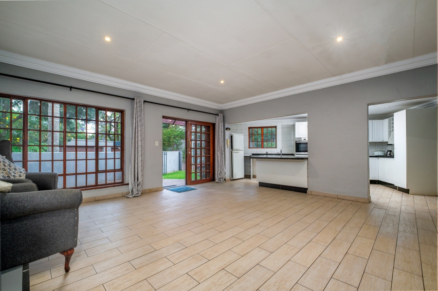 5 Bedroom Property for Sale in Fairland Gauteng