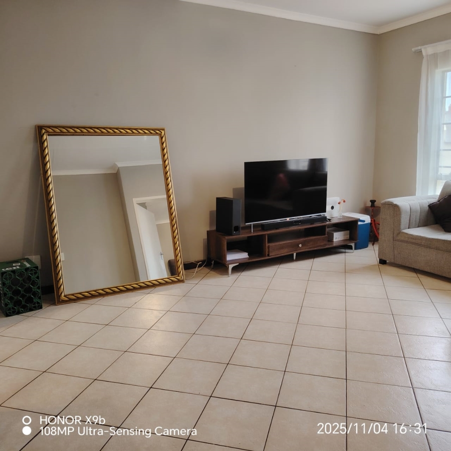 2 Bedroom Property for Sale in Noordwyk Gauteng