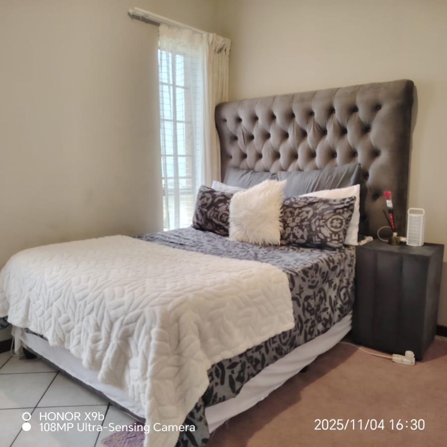 2 Bedroom Property for Sale in Noordwyk Gauteng