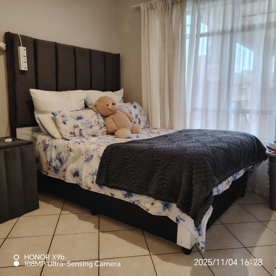 2 Bedroom Property for Sale in Noordwyk Gauteng