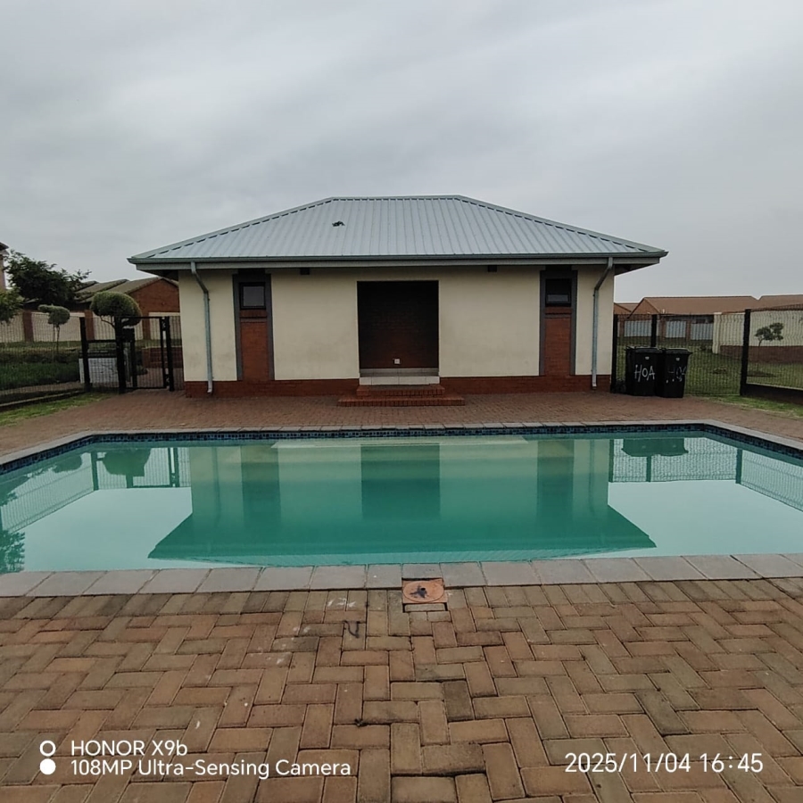 2 Bedroom Property for Sale in Noordwyk Gauteng