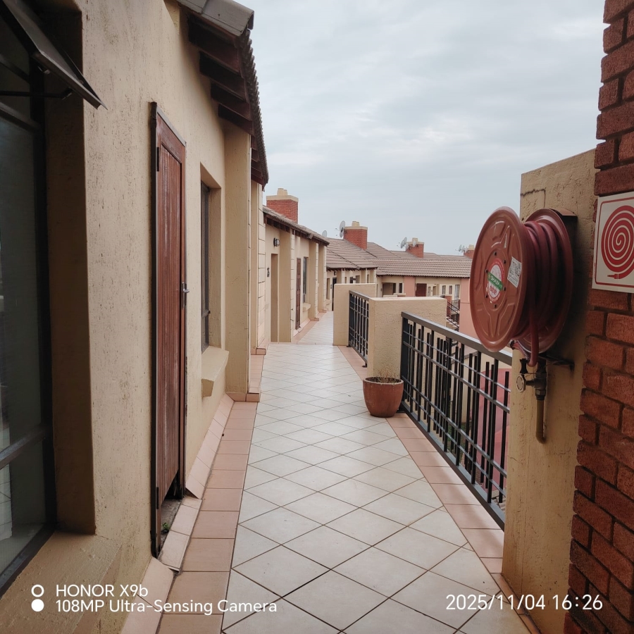 2 Bedroom Property for Sale in Noordwyk Gauteng