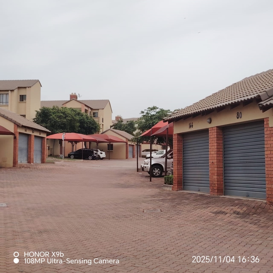 2 Bedroom Property for Sale in Noordwyk Gauteng