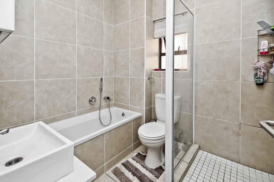 To Let 2 Bedroom Property for Rent in Barbeque Downs Gauteng