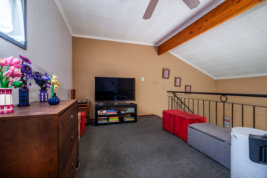 2 Bedroom Property for Sale in Bromhof Gauteng