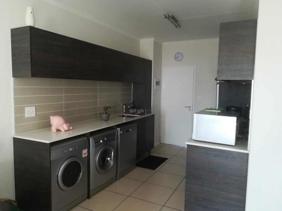 To Let 1 Bedroom Property for Rent in Olivedale Gauteng