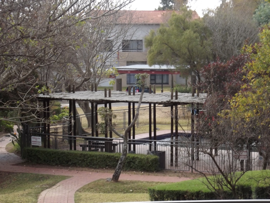 To Let 2 Bedroom Property for Rent in Jackal Creek Golf Estate Gauteng