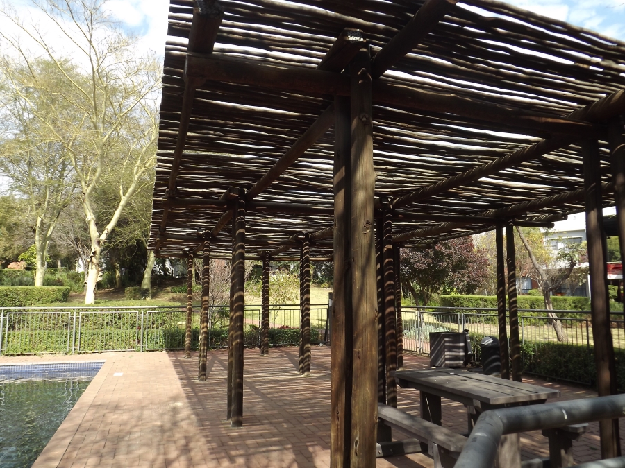 To Let 2 Bedroom Property for Rent in Jackal Creek Golf Estate Gauteng