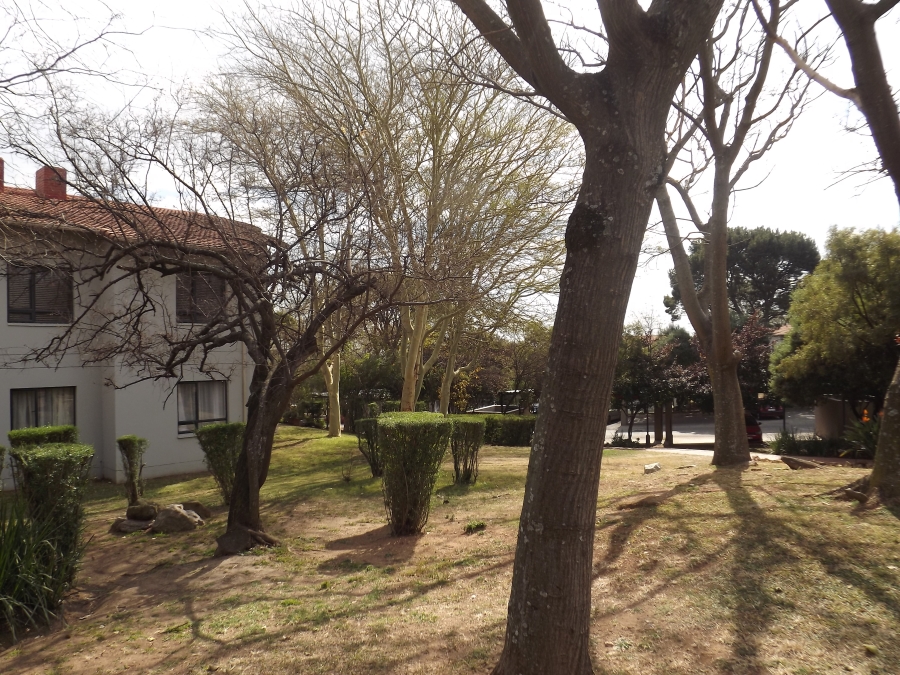 To Let 2 Bedroom Property for Rent in Jackal Creek Golf Estate Gauteng