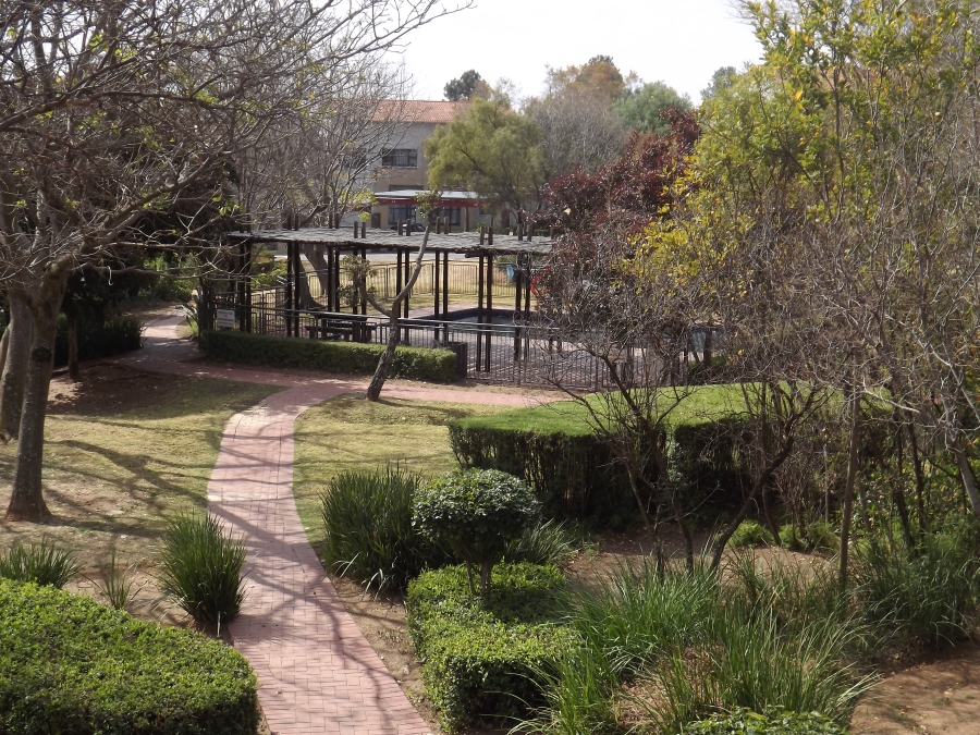 To Let 2 Bedroom Property for Rent in Jackal Creek Golf Estate Gauteng