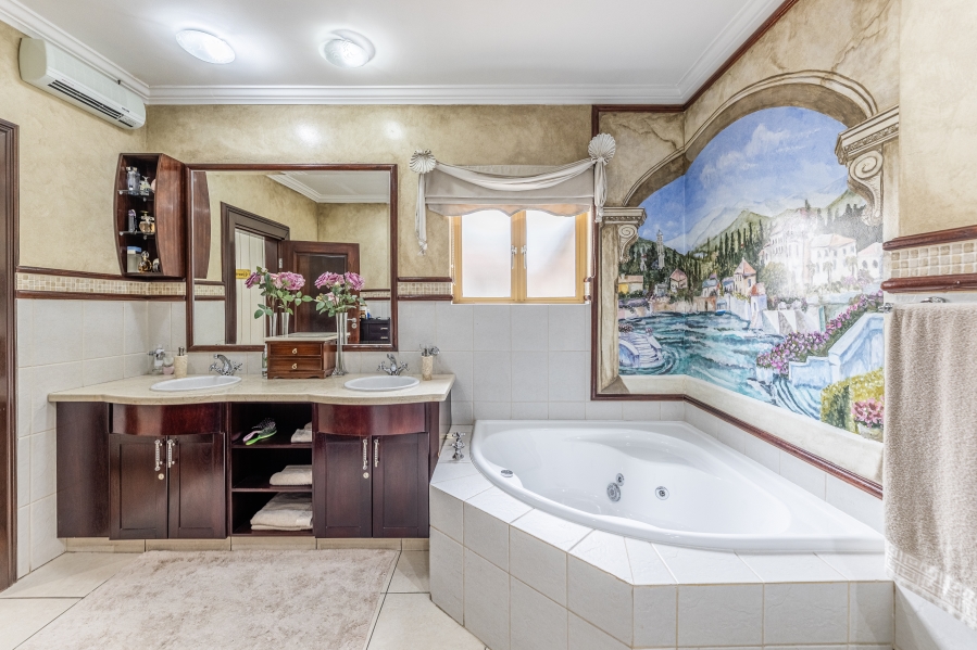 4 Bedroom Property for Sale in Bryanston Gauteng