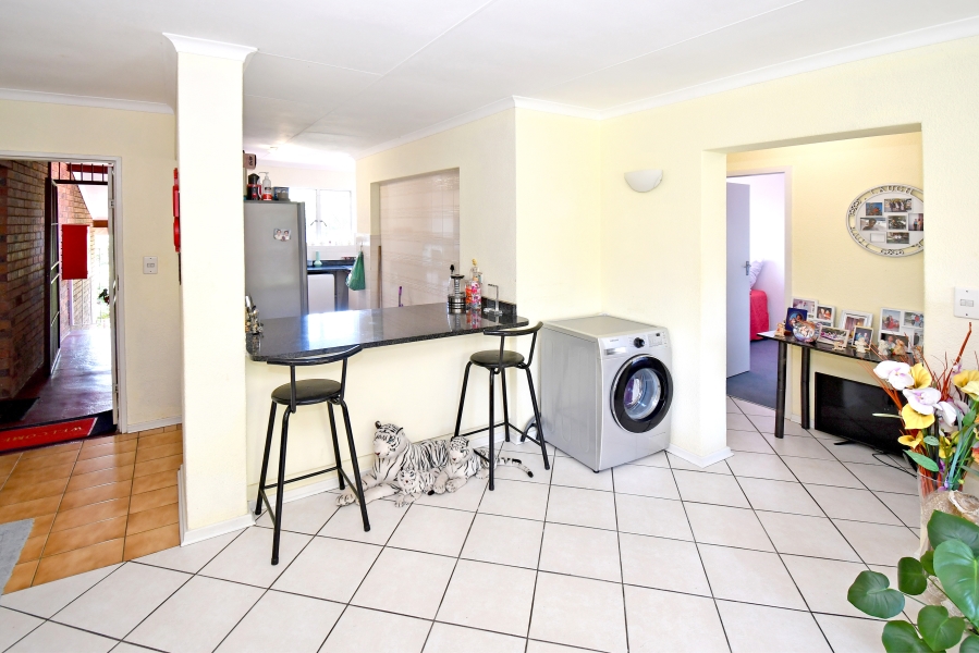 2 Bedroom Property for Sale in Northcliff Gauteng