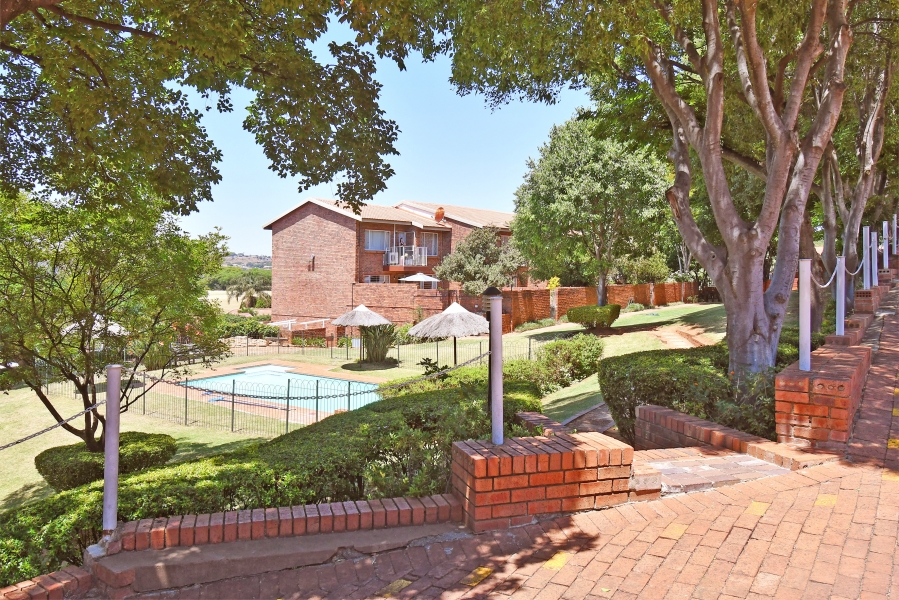 2 Bedroom Property for Sale in Northcliff Gauteng