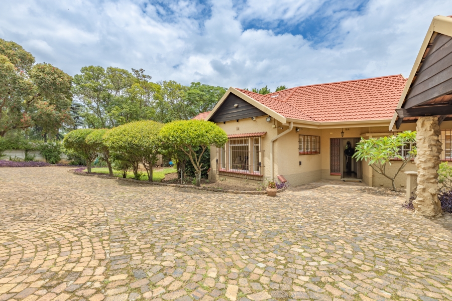 5 Bedroom Property for Sale in Bryanston Gauteng