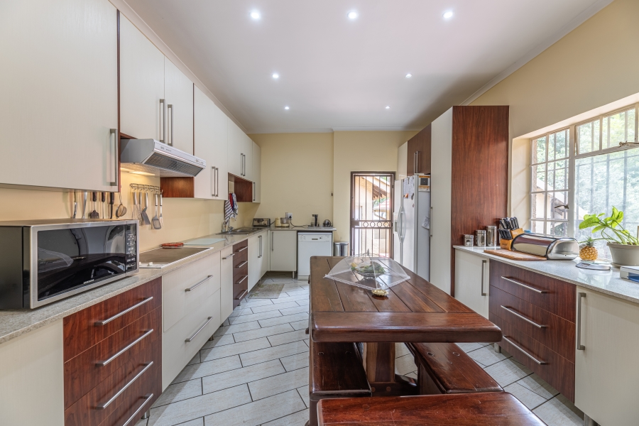 5 Bedroom Property for Sale in Bryanston Gauteng