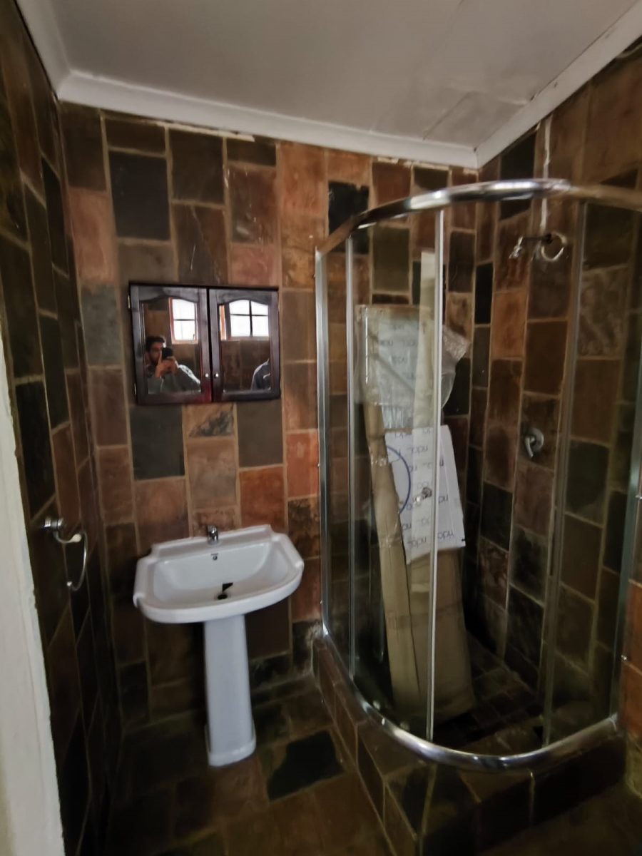 To Let 1 Bedroom Property for Rent in Linden Gauteng