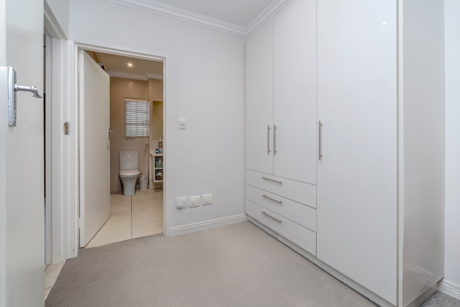 1 Bedroom Property for Sale in Bryanston Gauteng