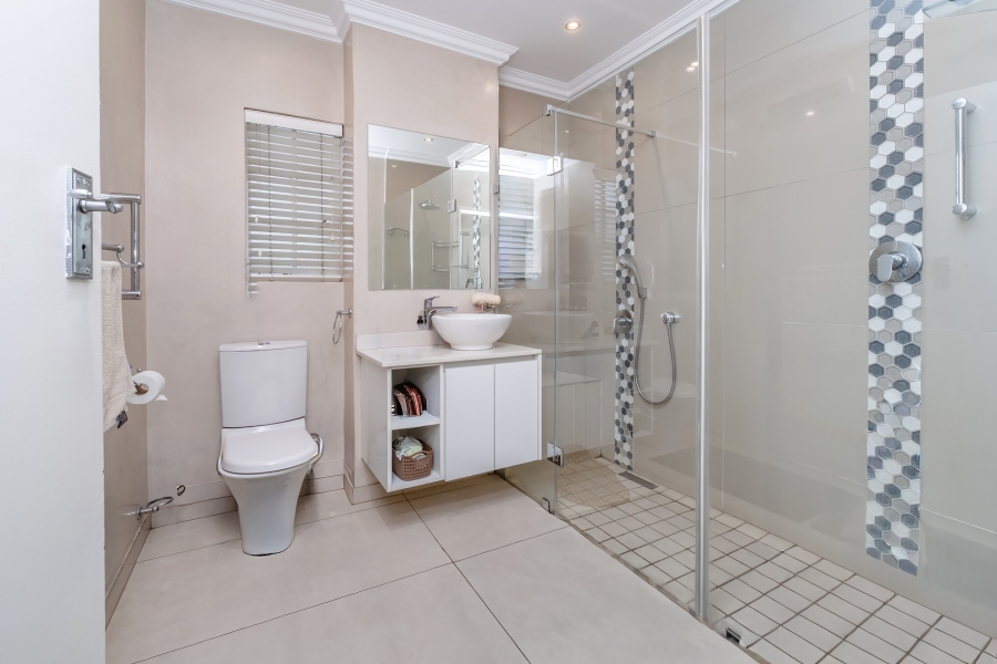1 Bedroom Property for Sale in Bryanston Gauteng